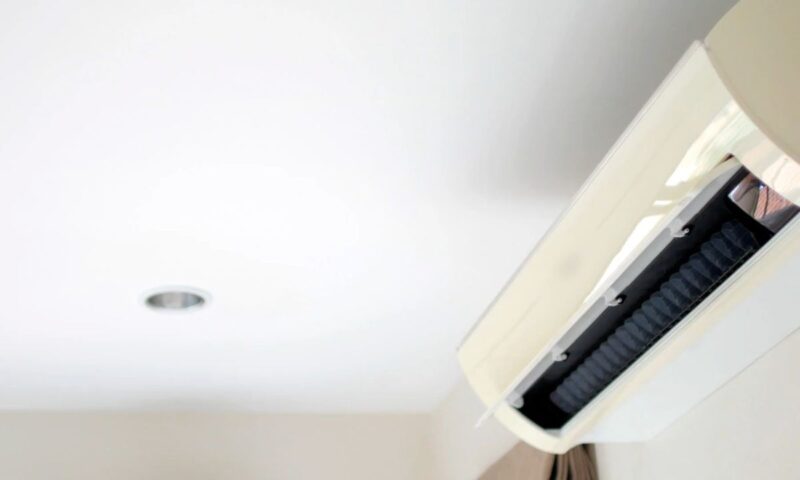 uključen kllima uređaj